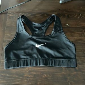 Black nike sports bra